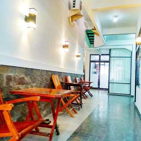 Hotel Keluarga Djagalan Raya Surabaya Dış mekan fotoğraf