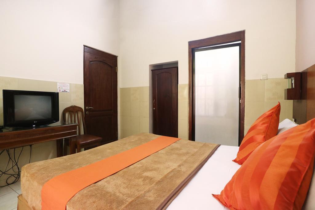 Hotel Keluarga Djagalan Raya Surabaya Dış mekan fotoğraf