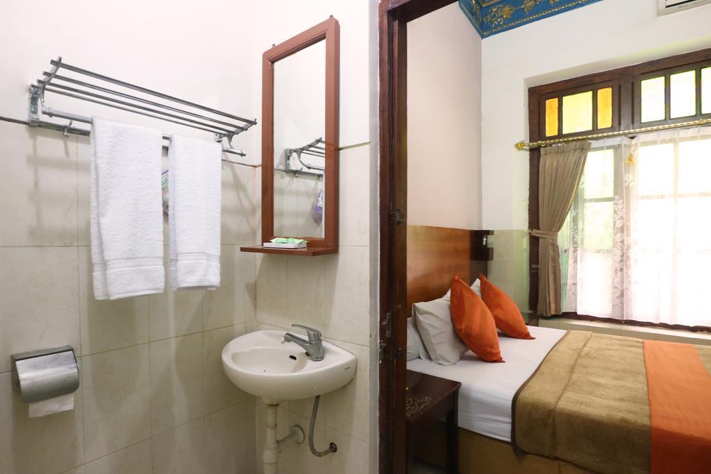 Hotel Keluarga Djagalan Raya Surabaya Dış mekan fotoğraf