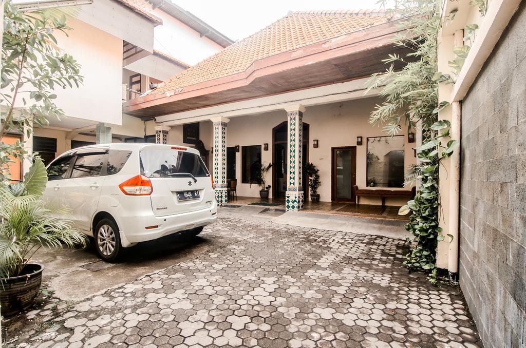 Hotel Keluarga Djagalan Raya Surabaya Dış mekan fotoğraf