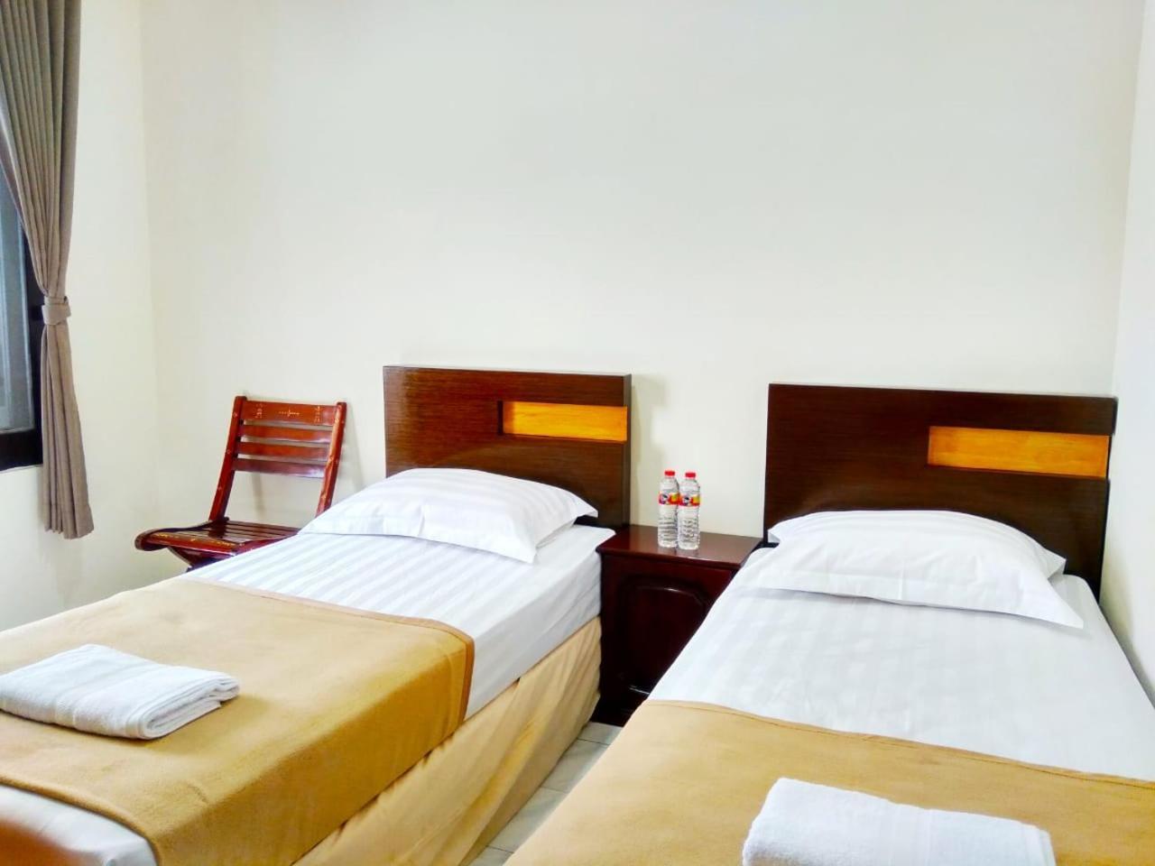 Hotel Keluarga Djagalan Raya Surabaya Dış mekan fotoğraf