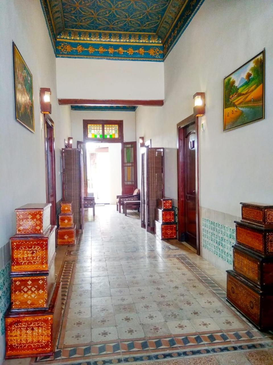 Hotel Keluarga Djagalan Raya Surabaya Dış mekan fotoğraf
