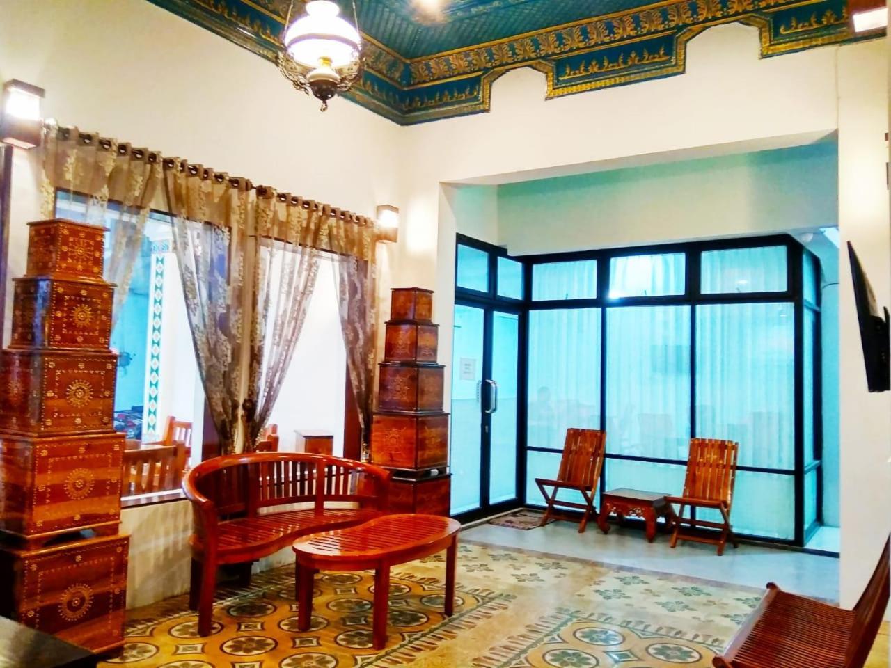 Hotel Keluarga Djagalan Raya Surabaya Dış mekan fotoğraf