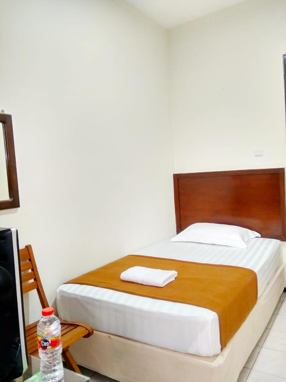 Hotel Keluarga Djagalan Raya Surabaya Dış mekan fotoğraf